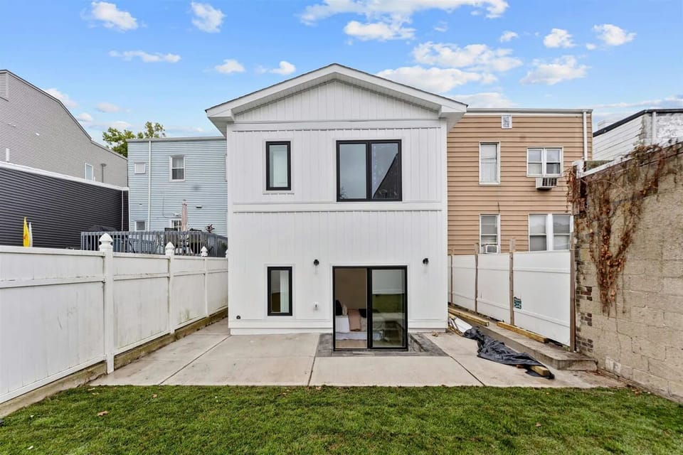 Backyard, Pet Friendly