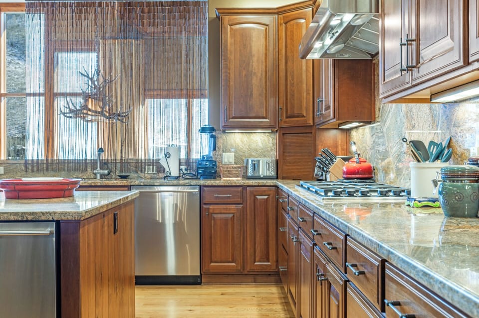 Double Dishwashers, Gas Range