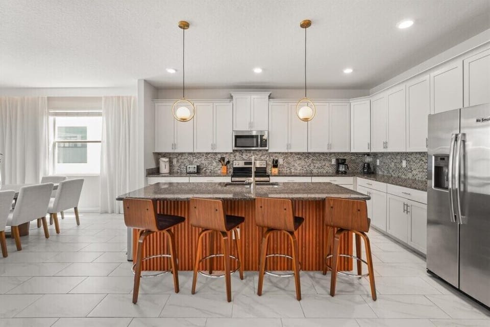 11-4733SleepyHollowDr[2986263]-32