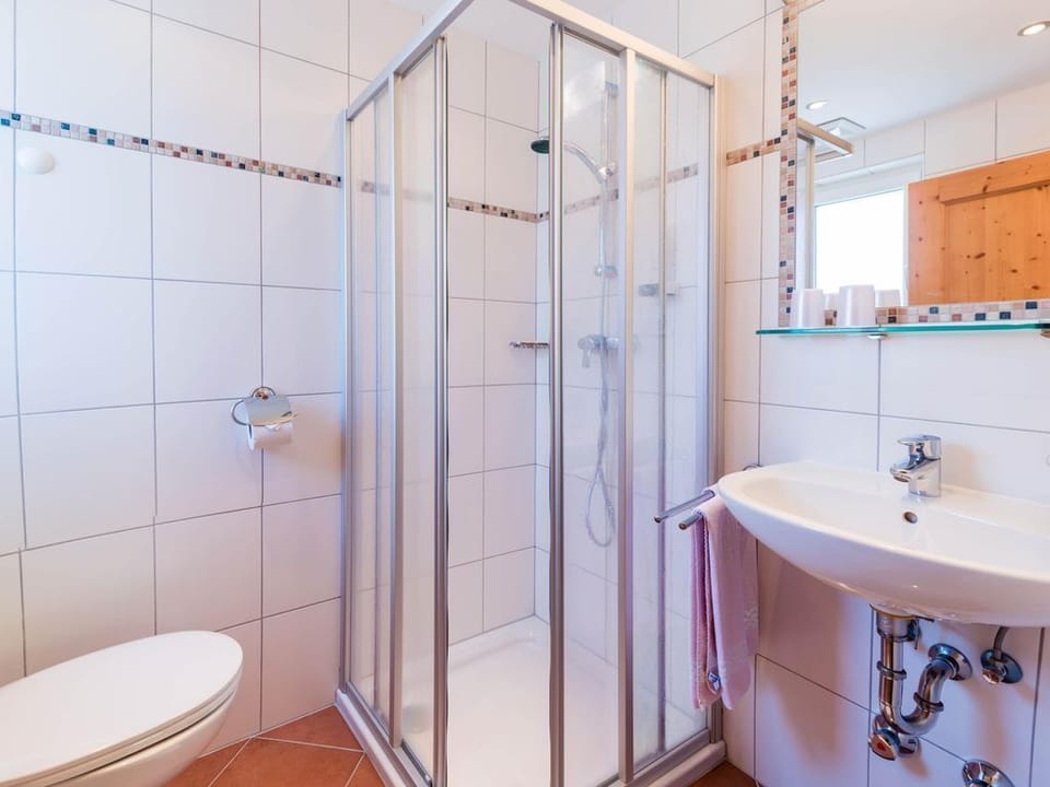Standard double room with balcony - Das Martell, Hotel-Pension Bed and Breakfast in Salzburgerland
