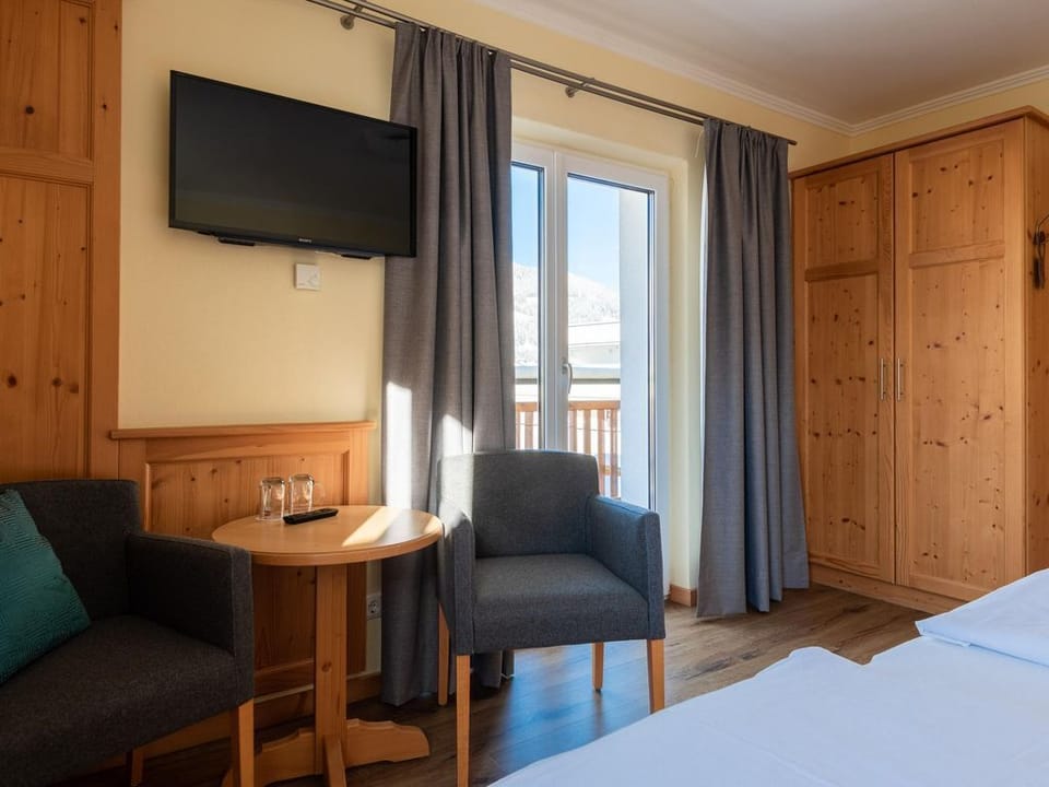Standard double room with balcony - Das Martell, Hotel-Pension Bed and Breakfast in Salzburgerland