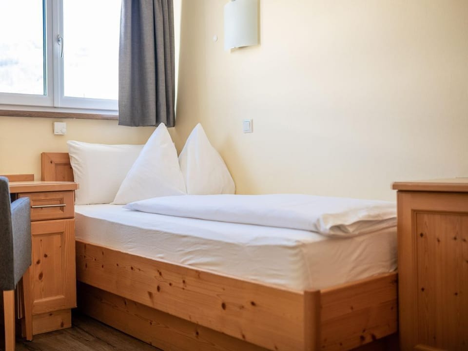 Small single room - Das Martell, Hotel-Pension Bed and Breakfast in Salzburgerland