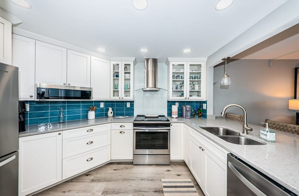 18-web-or-mls-Kitchen 1-3