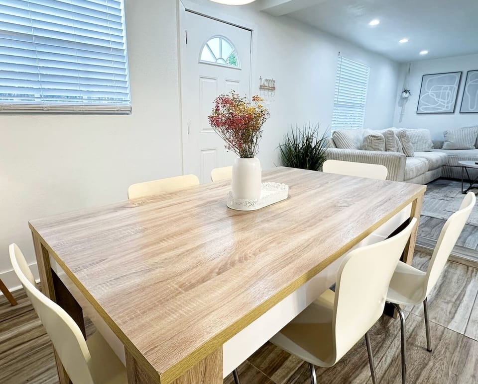 dining area to enjoy dinners and lunch time together.