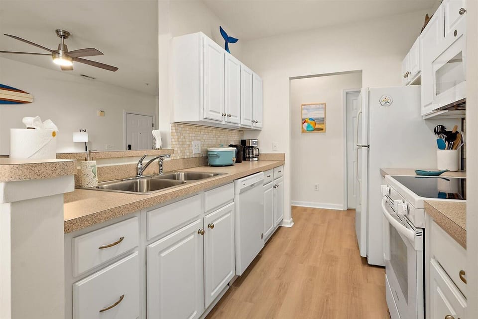 Fully stocked Kitchen - 