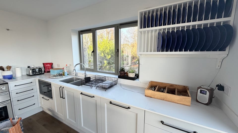 Kitchen worktop and appliances