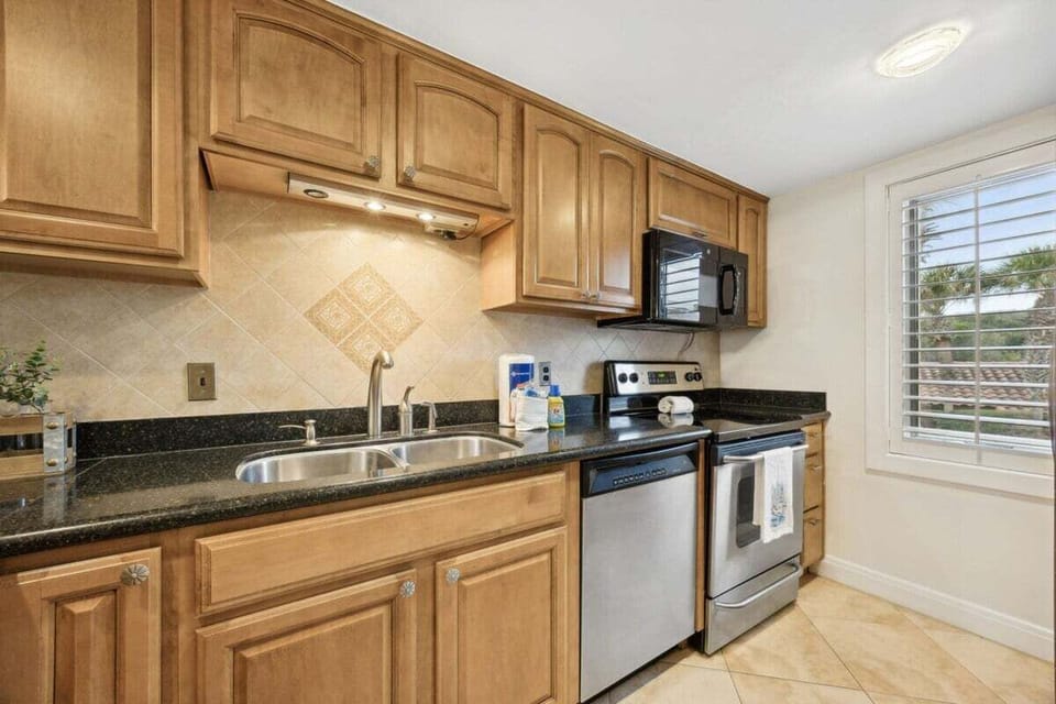 11-web-or-mls-2_1424 Beach Walker Rd