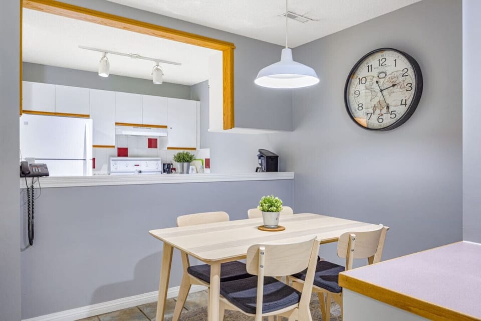 Dining room with seating for 4.
