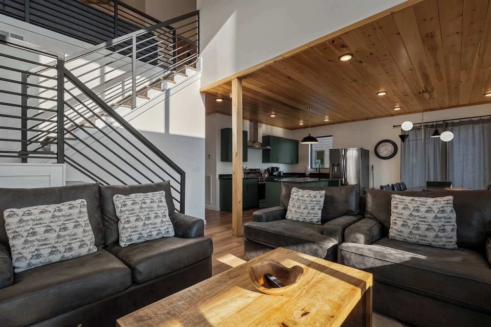So much Natural Light in the cabin. 