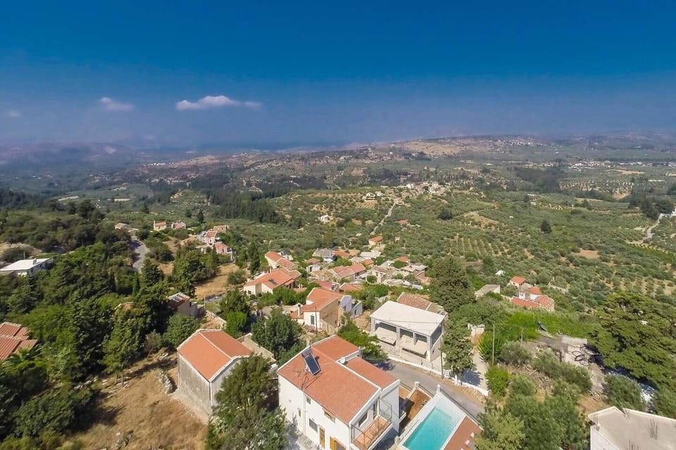 A panoramic view of the mountain that embodies the Cretan culture.