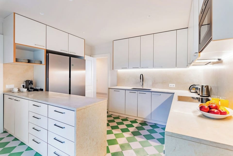 Fully Equipped kitchen with dishwasher.
