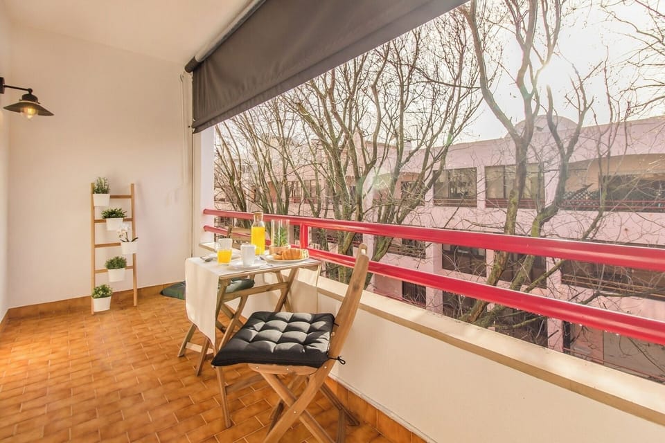 Balcony with Dining Table