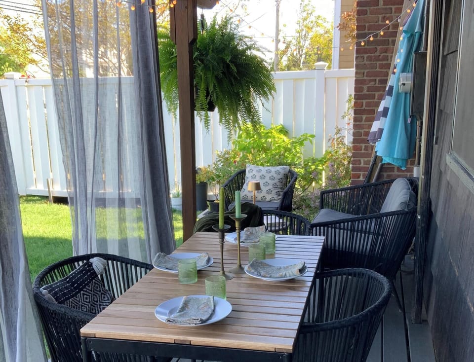 Outdoor dining