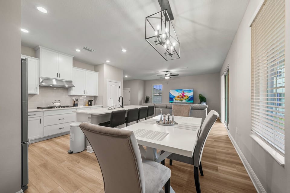 Plenty of space for games nights or socialising round this dining table. 