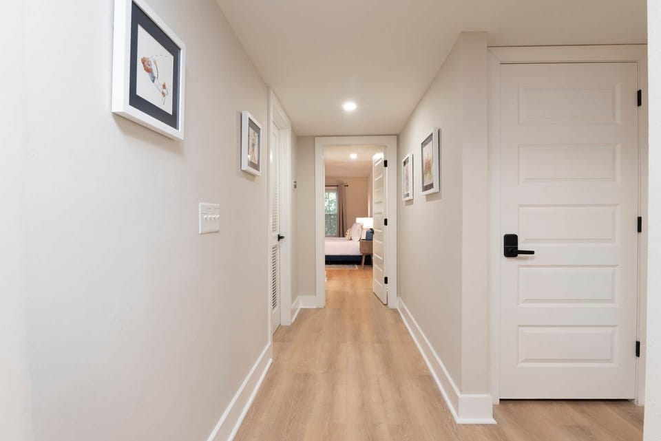 Hallway to rear Bedroom & Bath