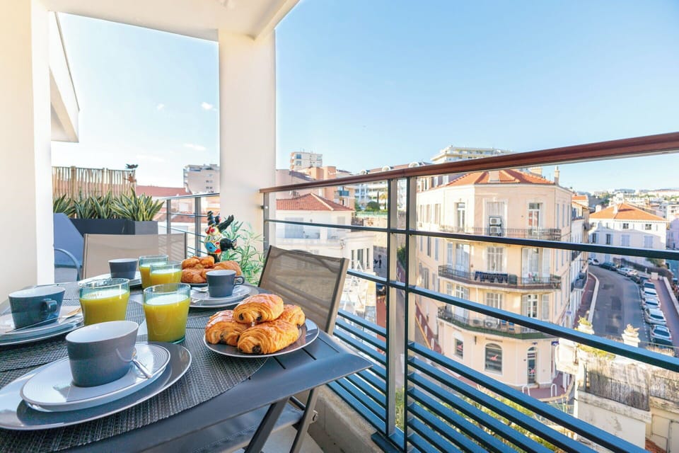 Balcony / Terrace / Patio