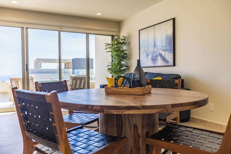 Dining table with seating for 4