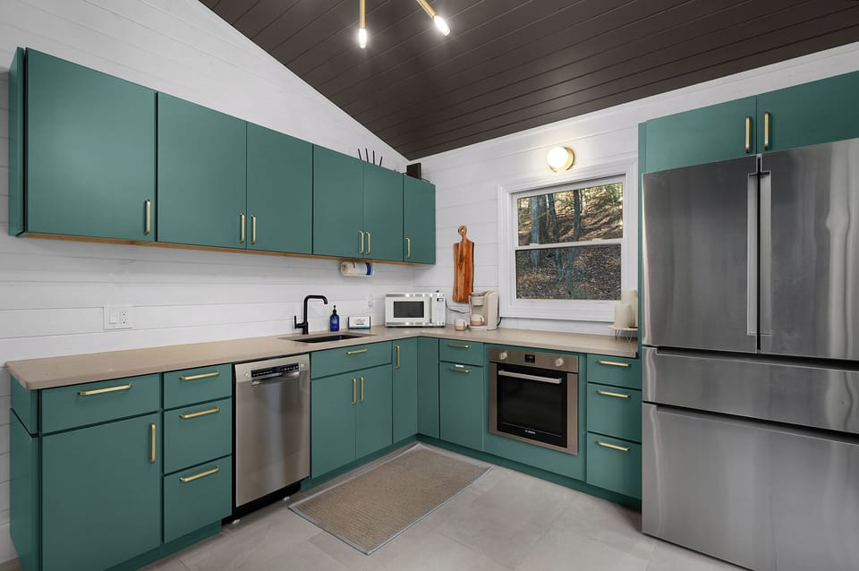 706 On The Creek - Kitchen