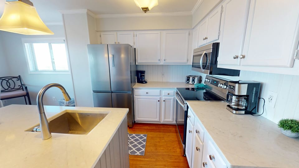 Indoors, Kitchen, Sink, Sink Faucet, Lamp