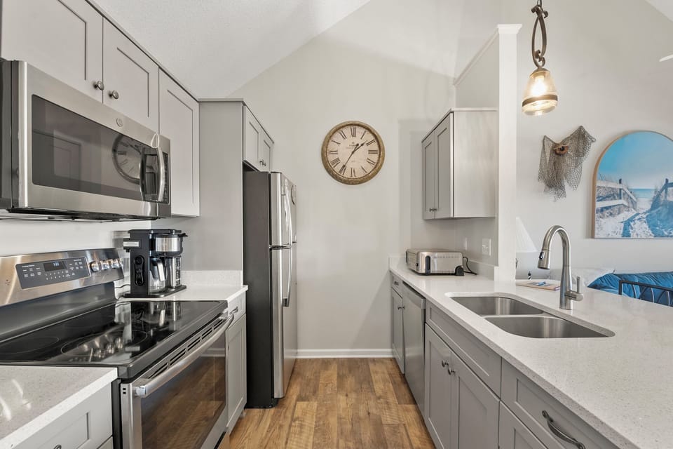 Buccaneer Village 734: Kitchen