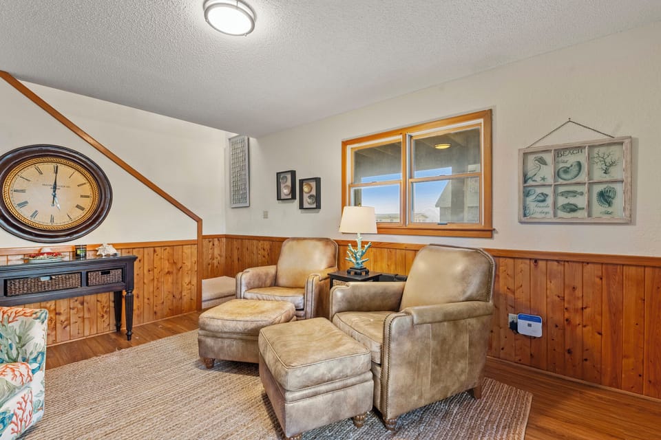 HIRO14: The Pickled Mermaid | Bottom Level Living Area