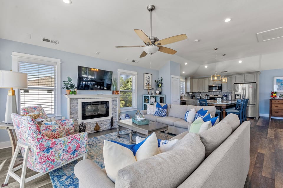 SCB04: Sound Legacy | Top Level Living Area