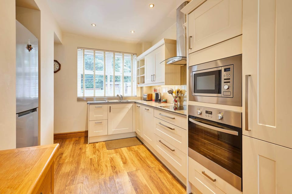 The Station Cottage, Lintz Green - Host & Stay