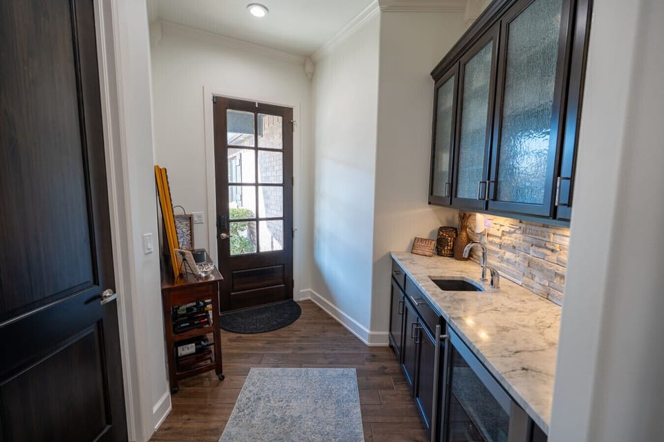 Butler pantry