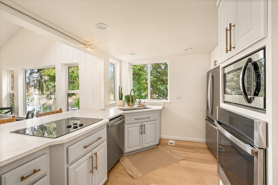 Best stocked kitchen! Everything you need and more. 