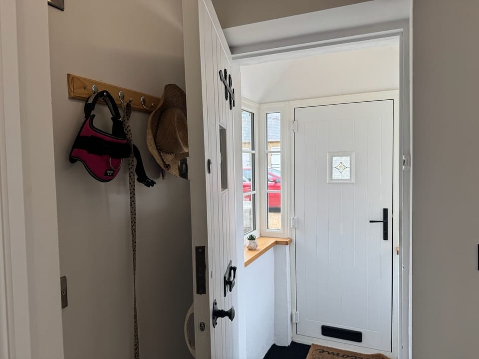 Sea Breeze - front door with porch