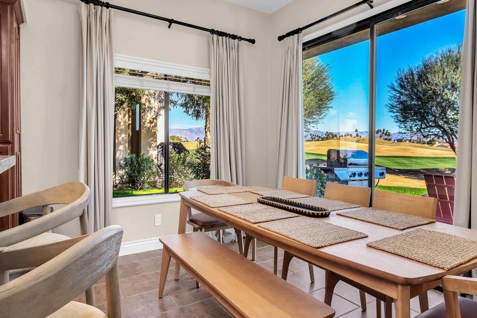 Easy flow from the kitchen, dining area and outdoor area with BBQ and stunning views