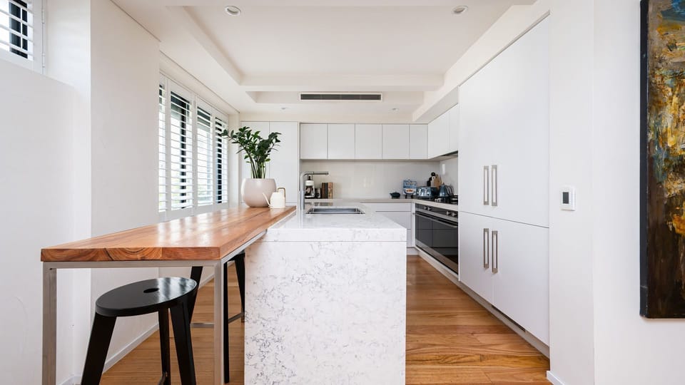 Full kitchen 