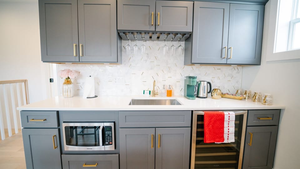 Kitchenette with coffee station