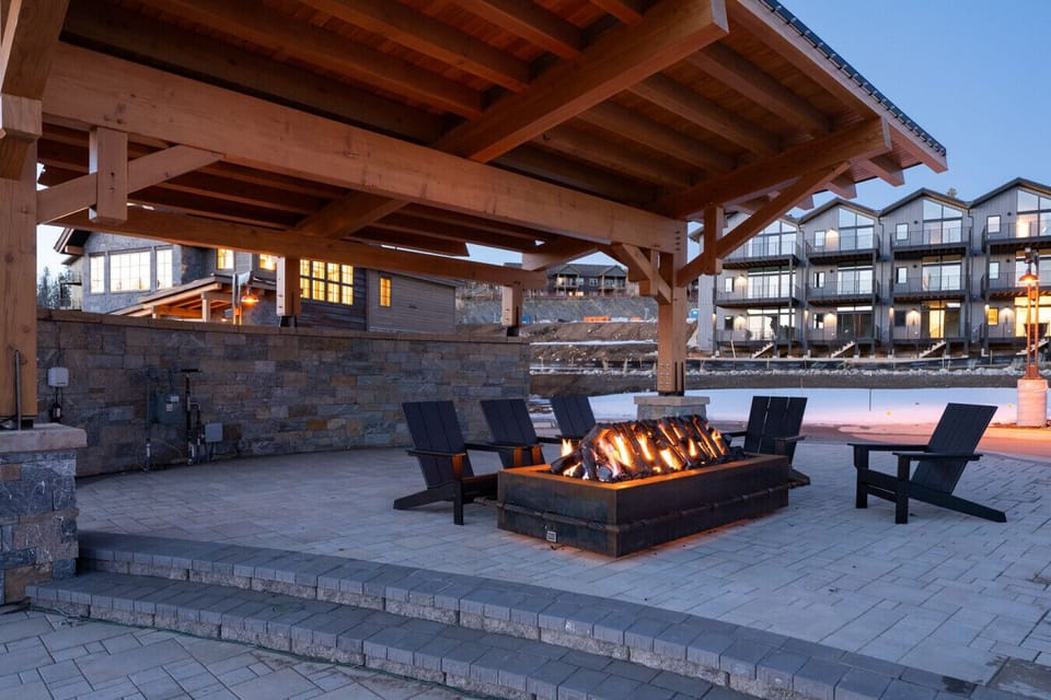 Riverwalk community fire pit, perfect for relaxing evenings outdoors
