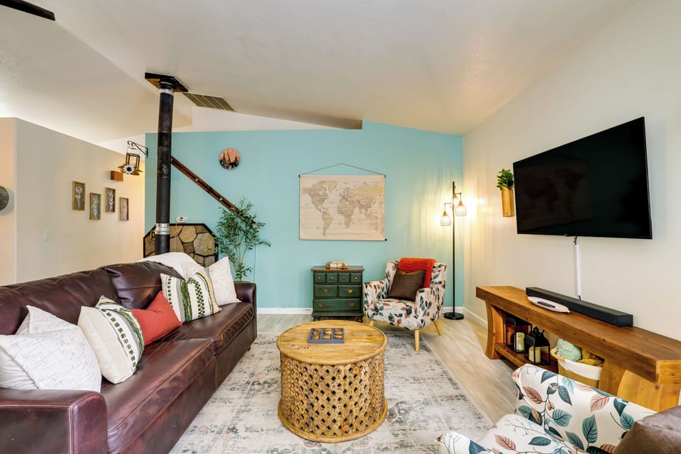 Cascade Vacation Rental | 3BR | 2BA | 1,491 Sq Ft | Step to Enter