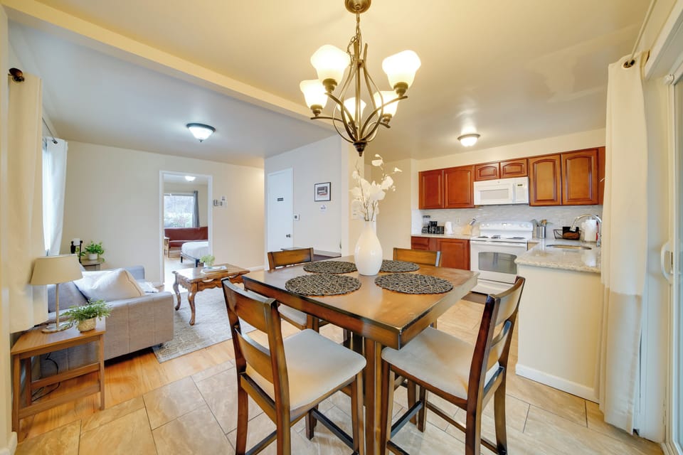 Dining Area & Kitchen 1