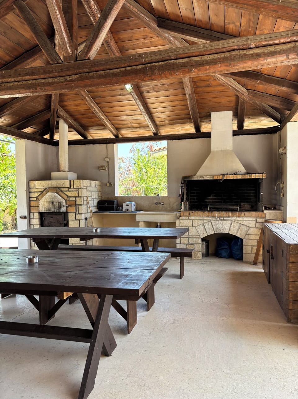 Outdoor dining