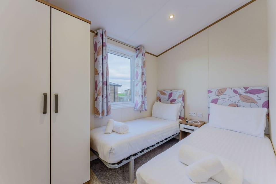 Larch Waterside Spa (Pet)