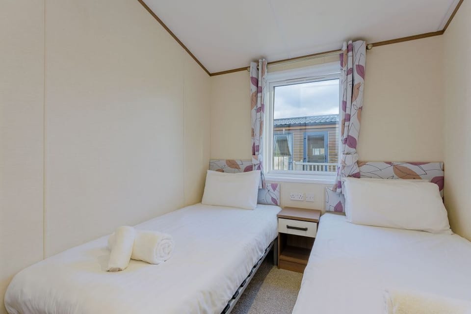 Larch Waterside Spa (Pet)