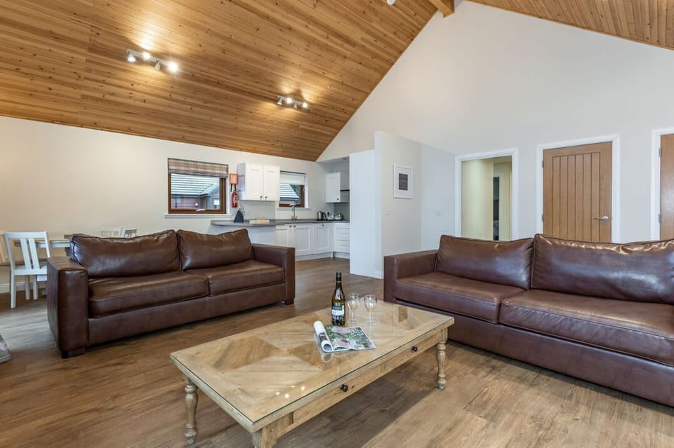 Raeburn Premier Spa (Pet)