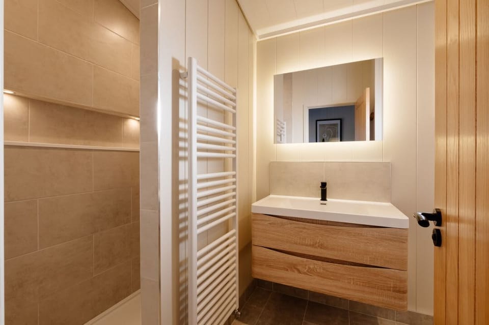 Luxury One Bedroom Retreat