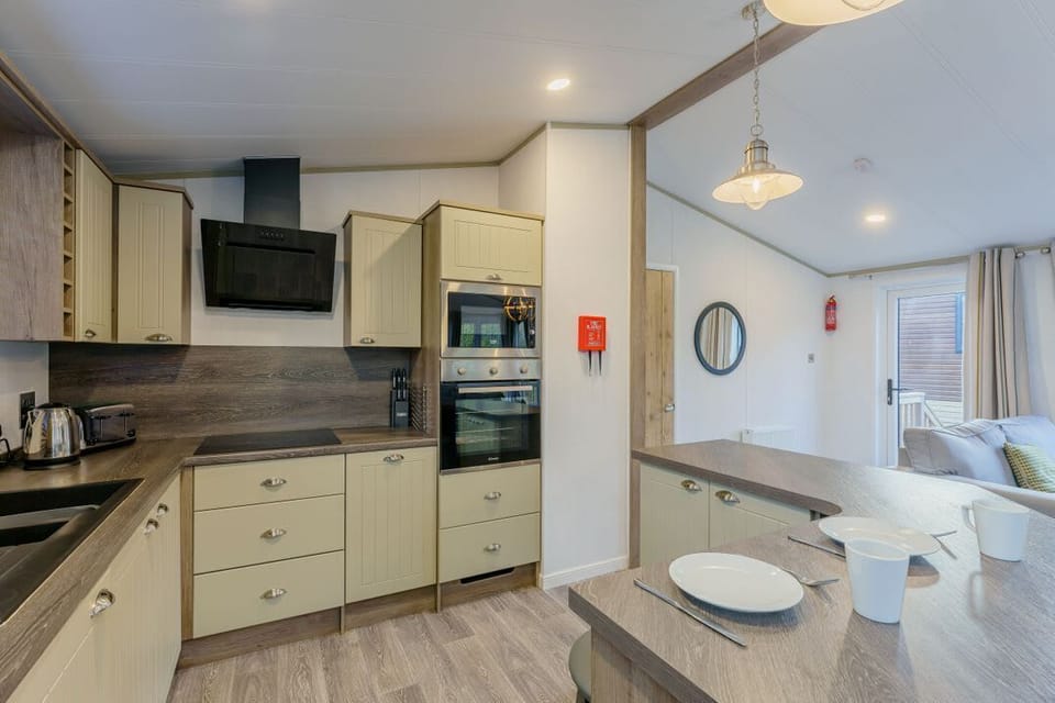 Brayford Lodge Spa (Pet)