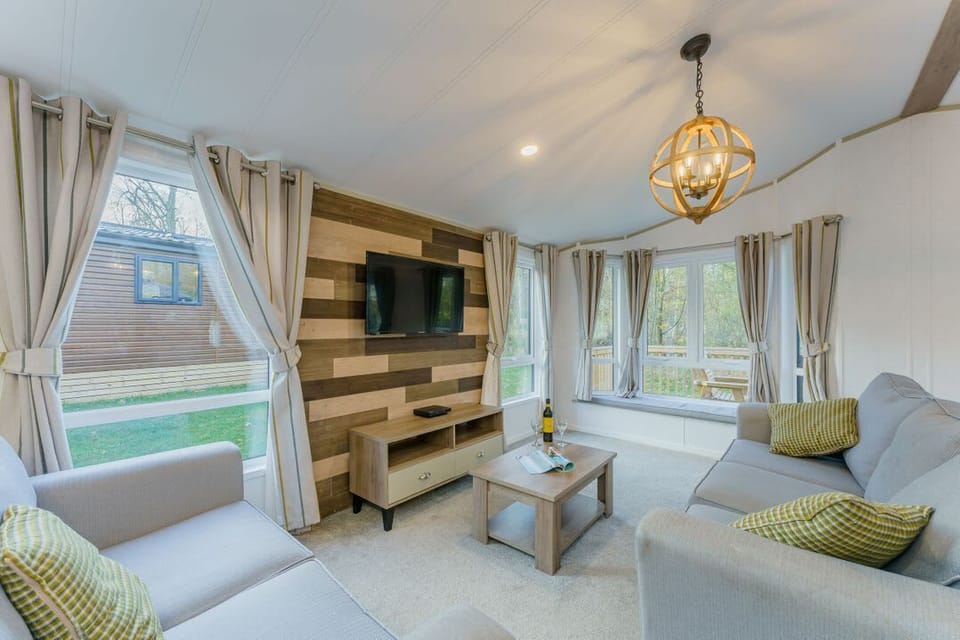 Brayford Lodge Spa (Pet)