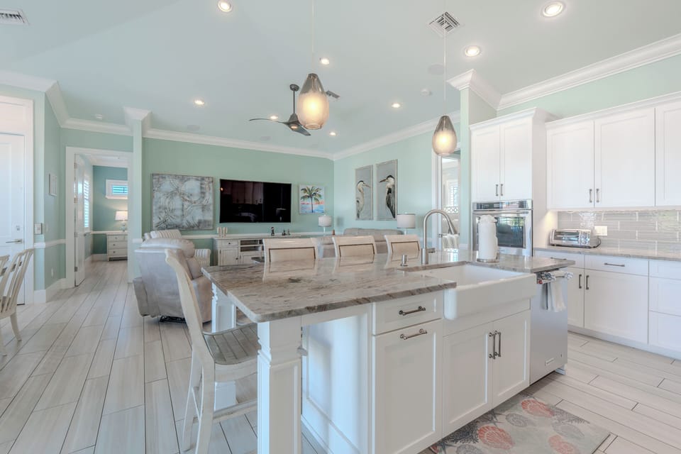 Plenty of Space for Dining and Relaxing!