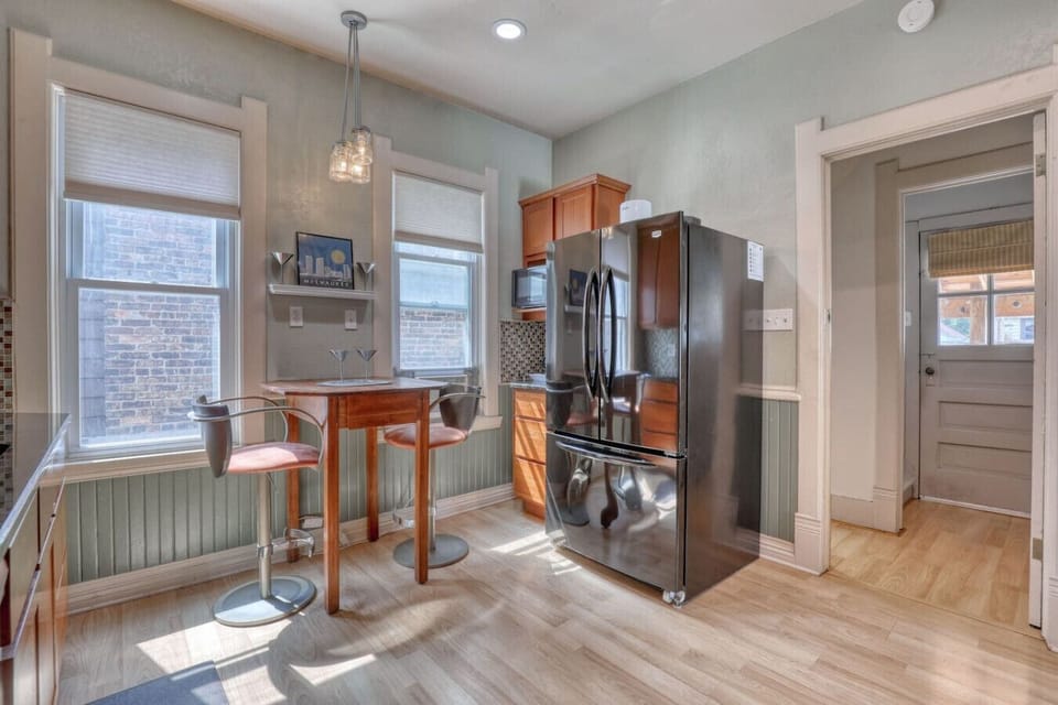 Cosy Kitchen & Seating Space