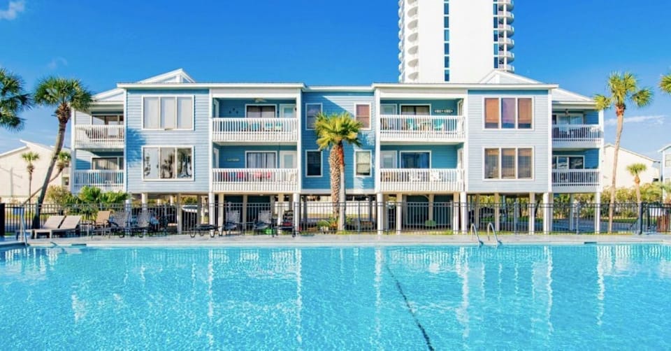 Perfect for your coastal get-away (I105-bottom right unit)