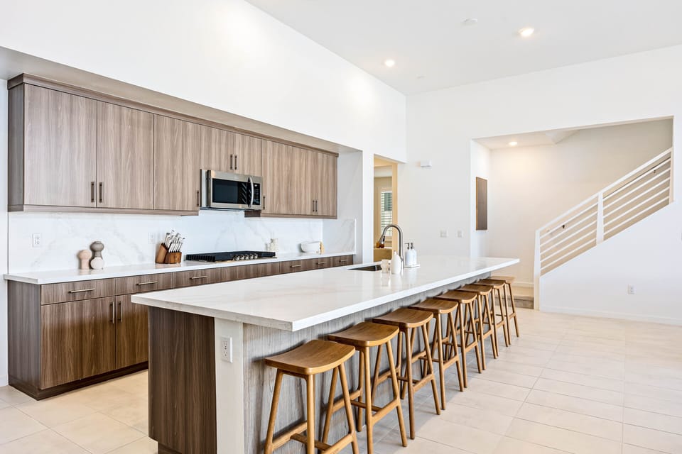 Breakfast bar – coffee talks and meal prep made easy.