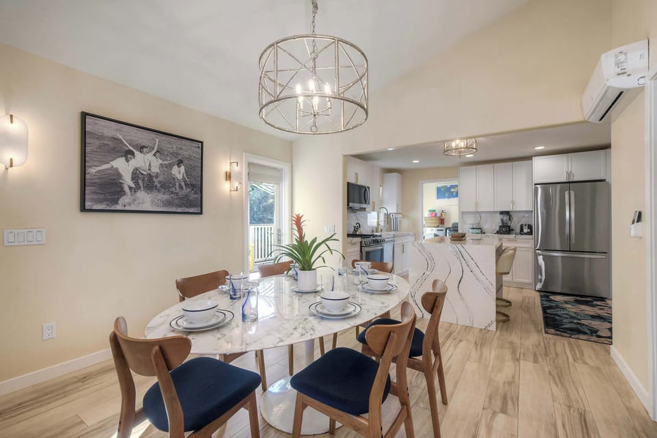 Open dining space with room for 6 to share meals