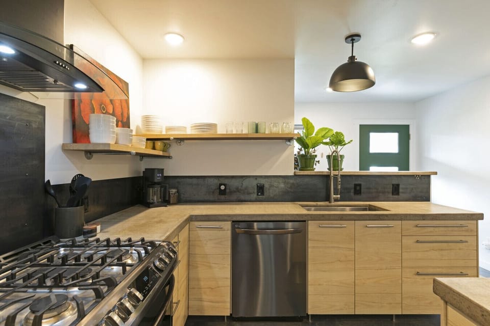 All Stainless Steel Modern Appliances (Gas Flame Cook top)