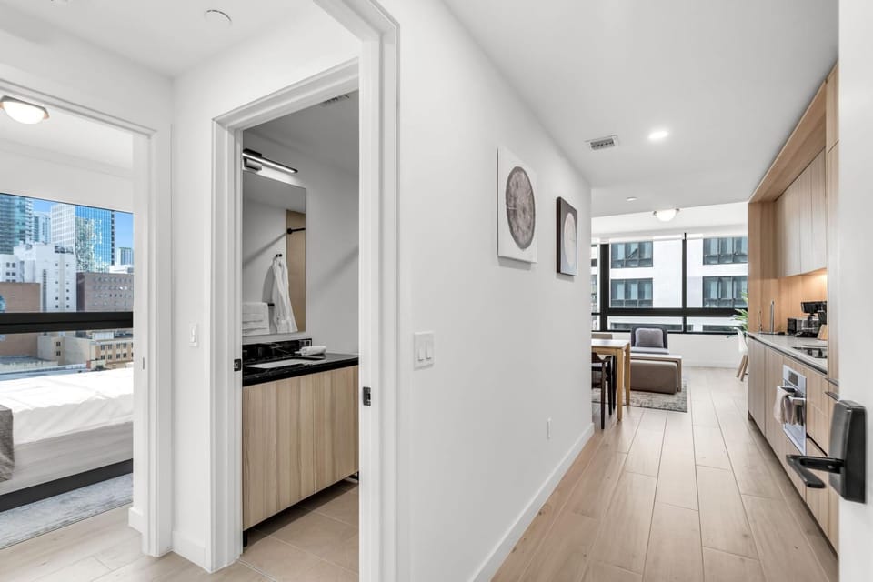 Modern Apartment located on the 9th floor- Pool and Gym acces (8191)
